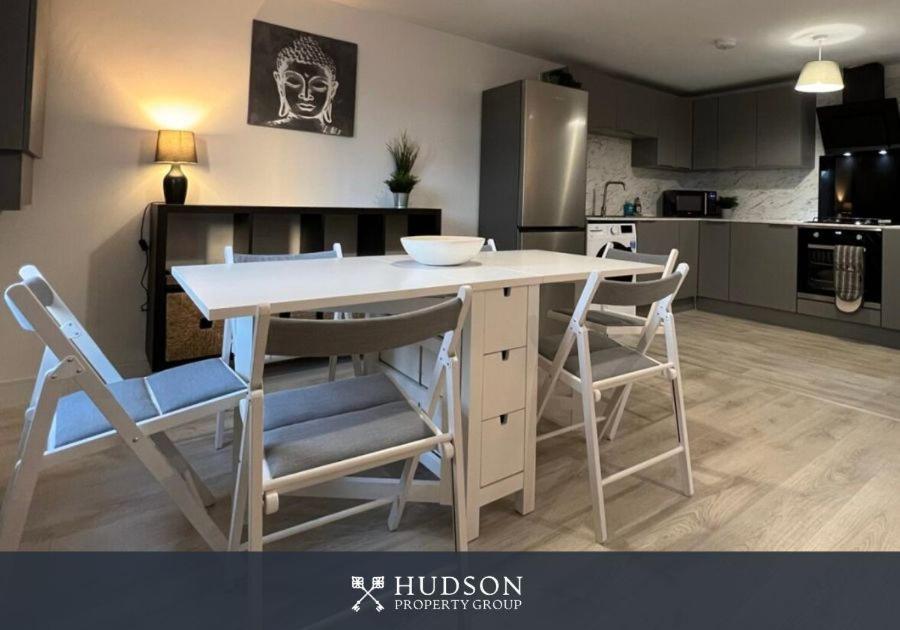 Open Plan Townhouse In Shrewsbury Villa Екстериор снимка