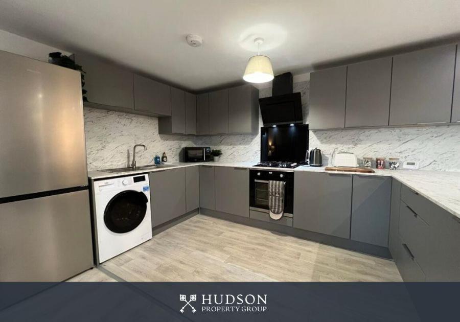 Open Plan Townhouse In Shrewsbury Villa Екстериор снимка